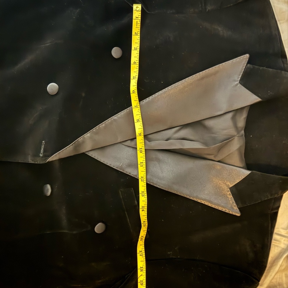 Men's Black Velvet Blazer with Silver Lapels - Picture 11 of 14